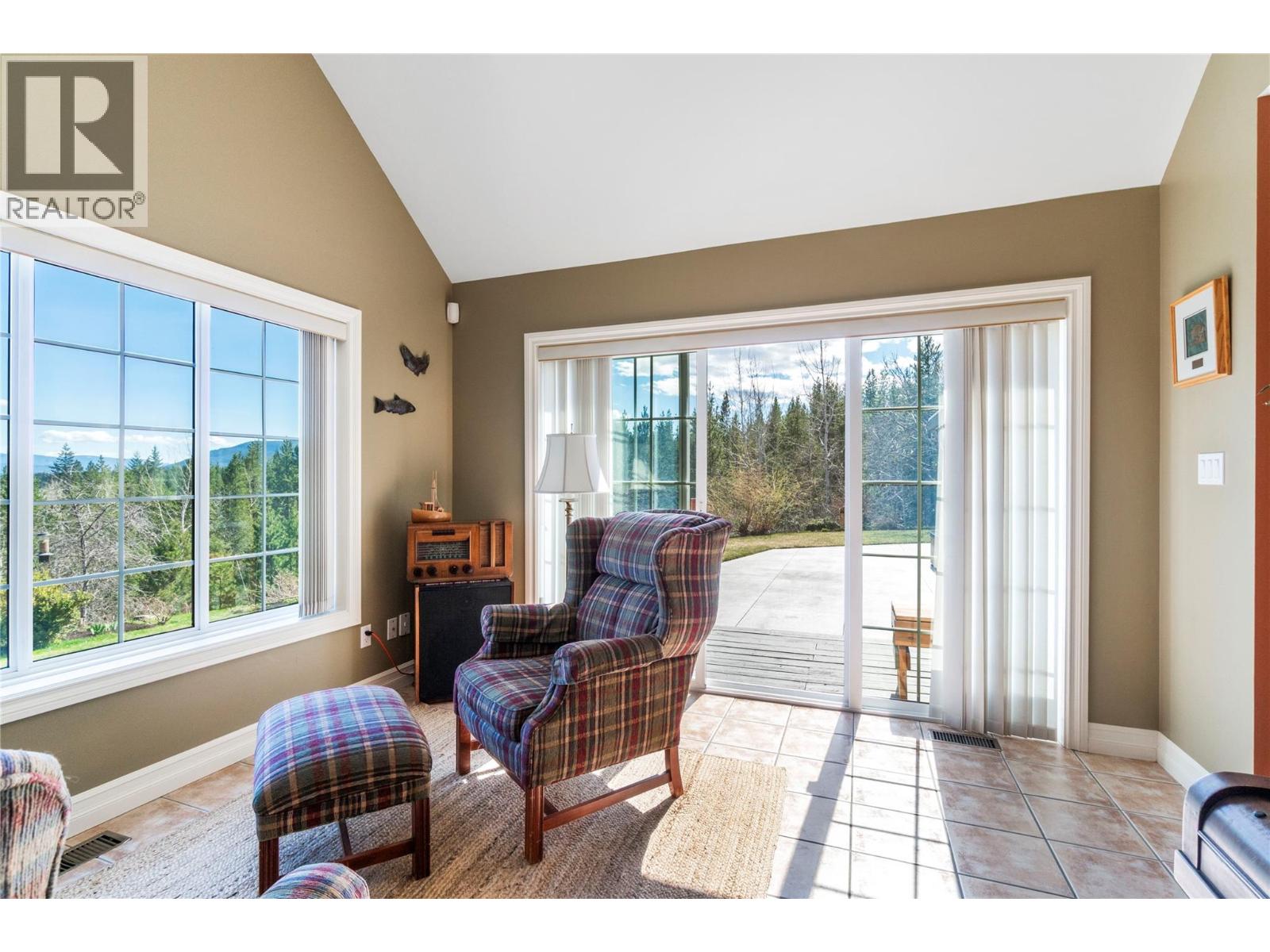  3800 60 Street Northwest, Salmon Arm