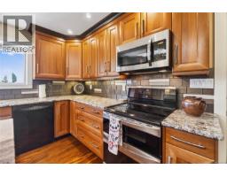 Living room - 8109 Northwind Dr, Lantzville, BC V0R2H0 Photo 10