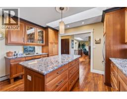 Kitchen - 8109 Northwind Dr, Lantzville, BC V0R2H0 Photo 9