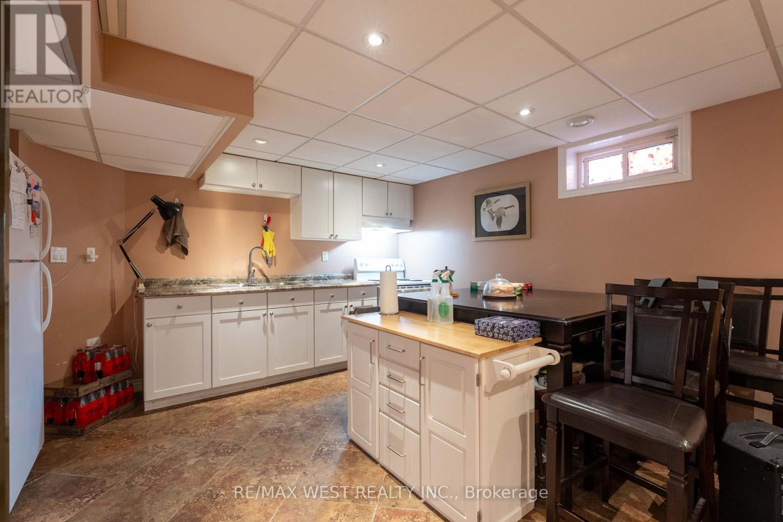 37 LIME DRIVE - 33