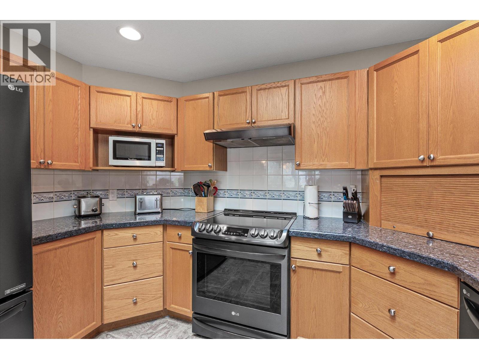 301 Fizet Avenue, Kelowna