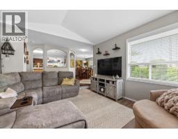 Kitchen - 301 Fizet Avenue, Kelowna, BC V1X7P5 Photo 6