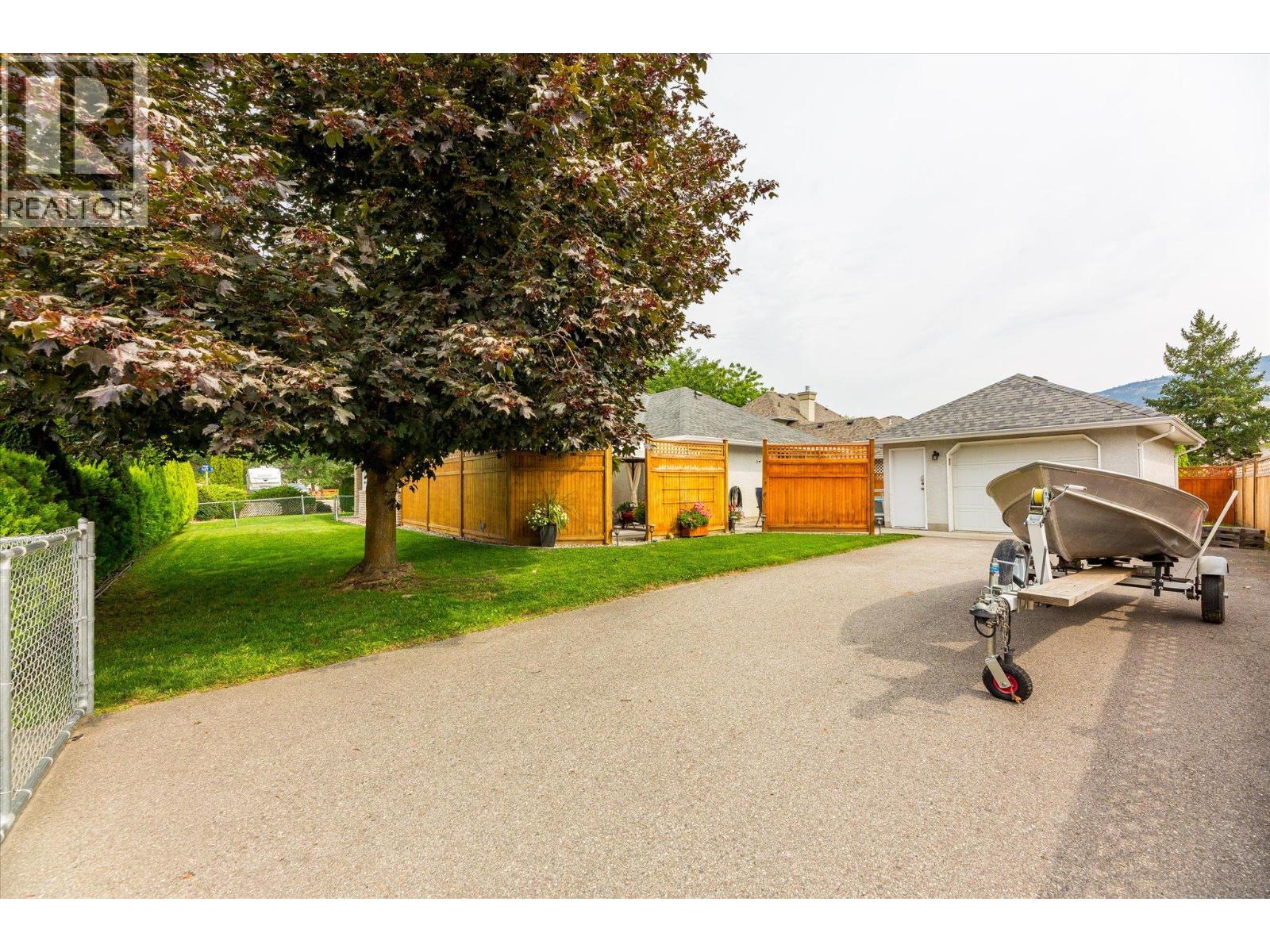 301 Fizet Avenue, Kelowna