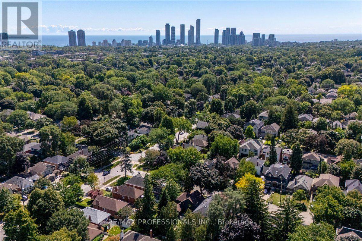 4 WINSTON GROVE - 47