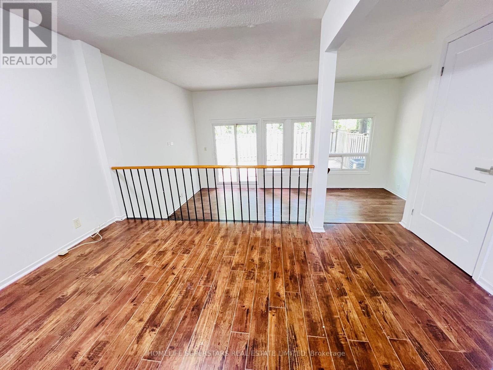 #158 2050 UPPER MIDDLE ROAD - 3
