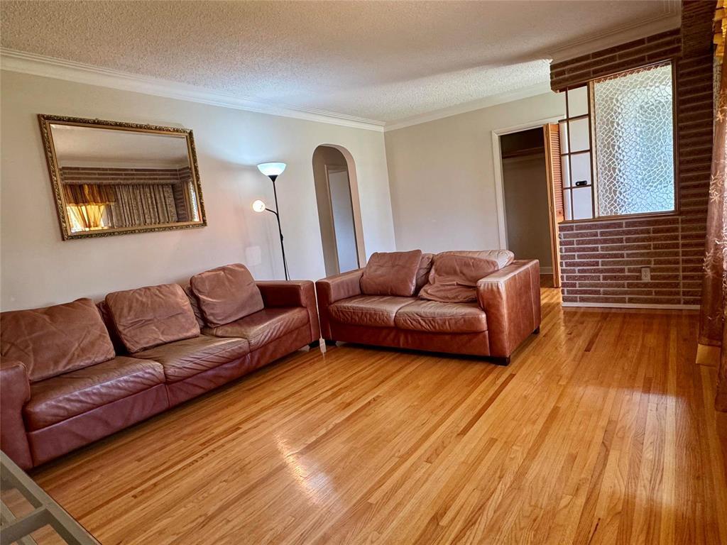 1150 Burrows Avenue, Winnipeg, Manitoba, R2X0S2, Winnipeg, Manitoba — photo 5 of 5