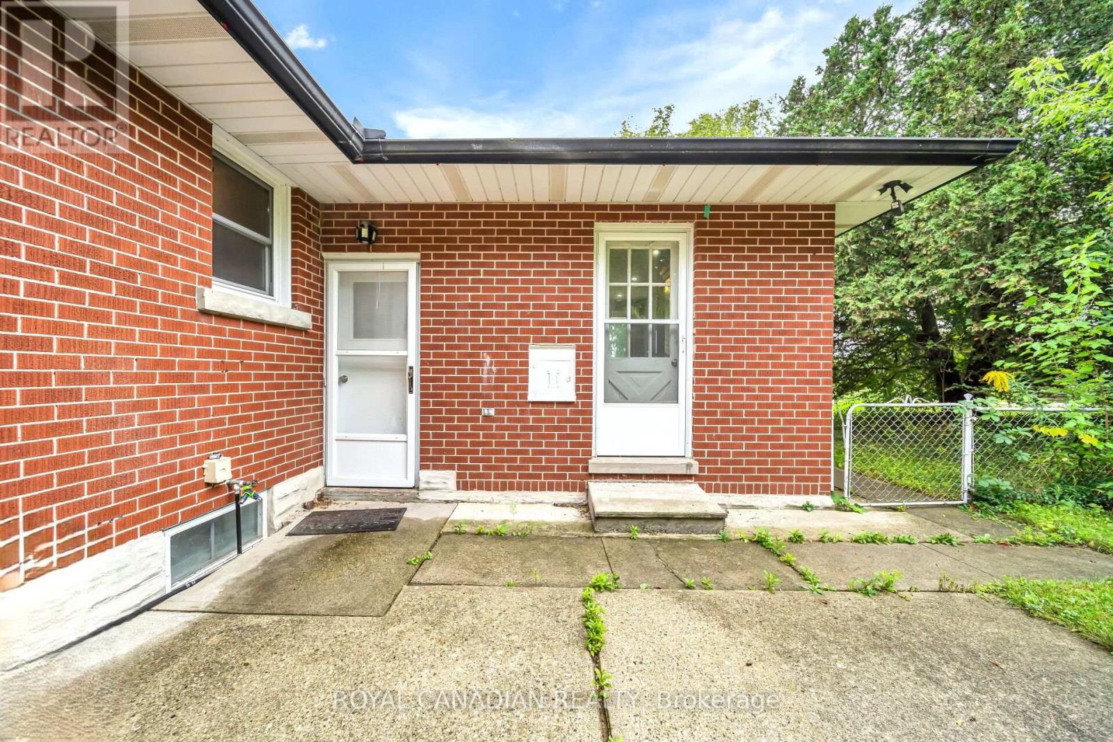 284 CEDAR CRESCENT - Image 40