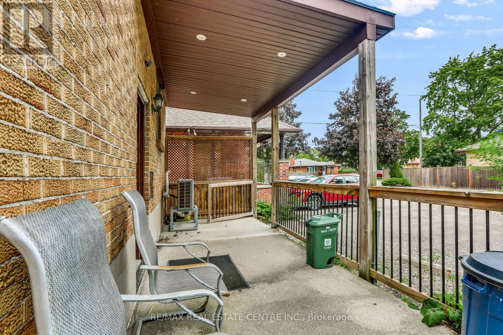 900 ADELAIDE STREET N - 32
