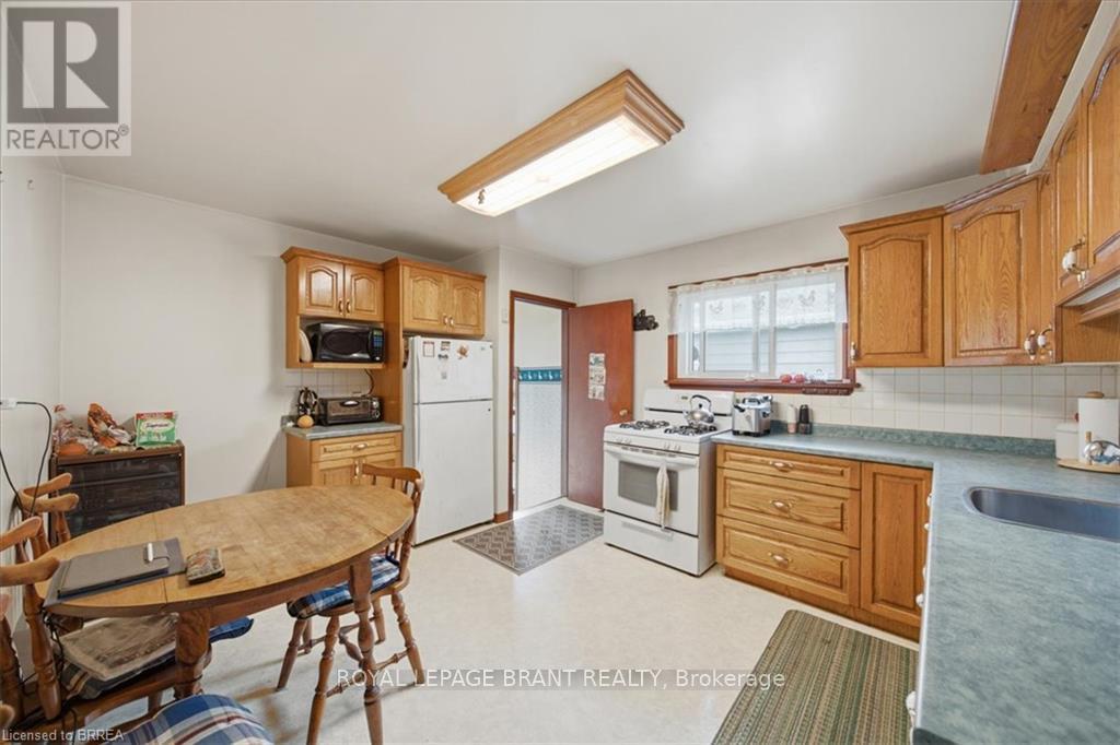 16 MINTERN AVENUE - 10