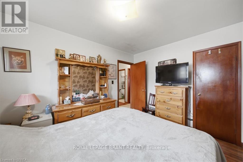 16 MINTERN AVENUE - 18