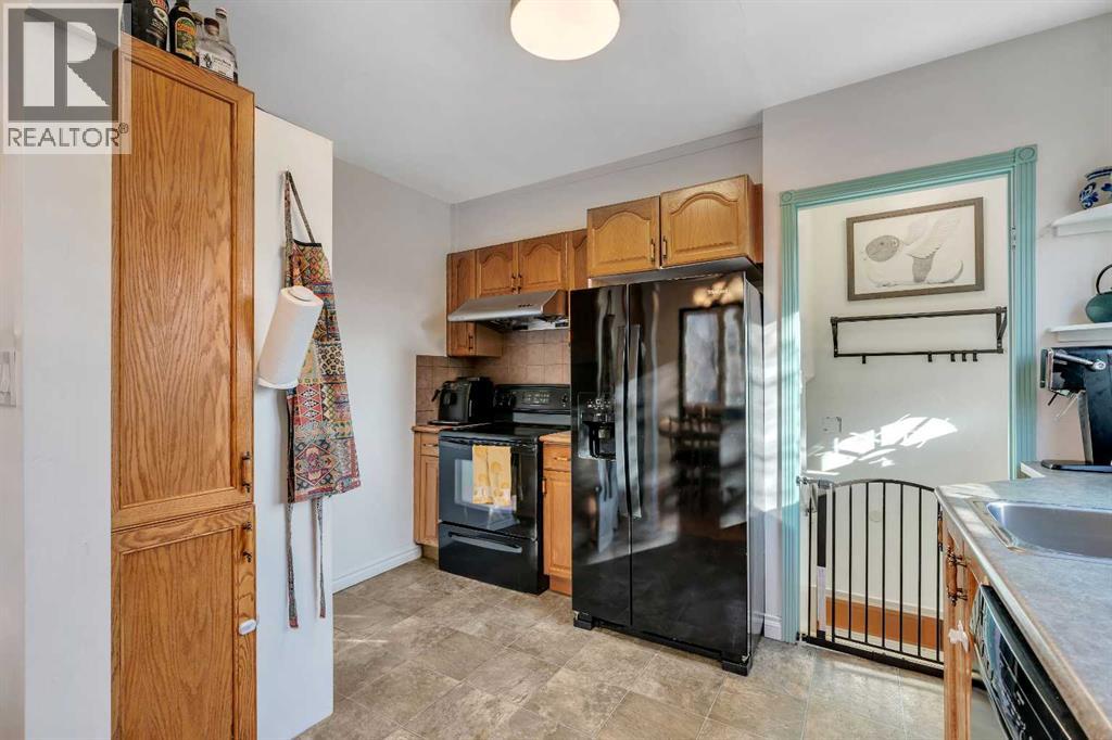 129 18 Avenue NW - Image 14