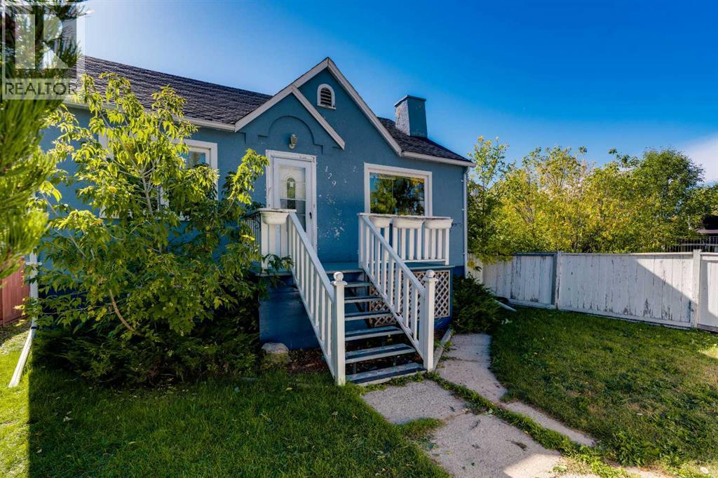 129 18 Avenue NW - Image 3