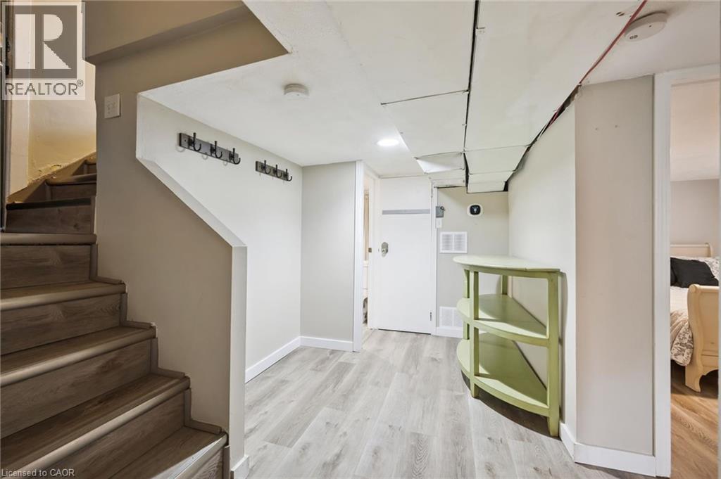 15 GORDON Avenue - Image 30