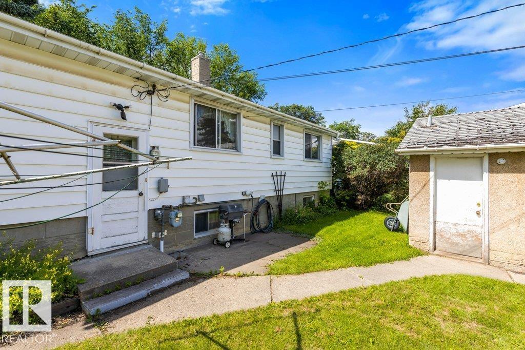 10731 148 ST NW - 26