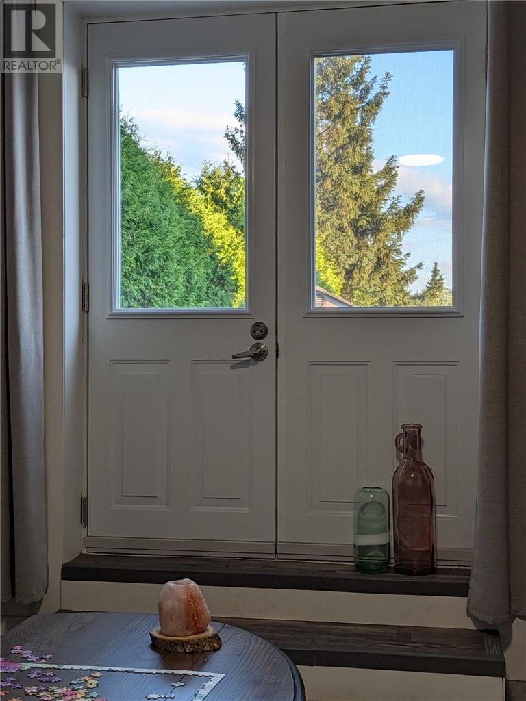 176 Autumnwood Crescent - 23