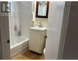 Porch - 26 Pitt Street, Port Hawkesbury, NS B9A2T3 Photo 9