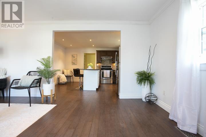 82 Cameron AVE - 17
