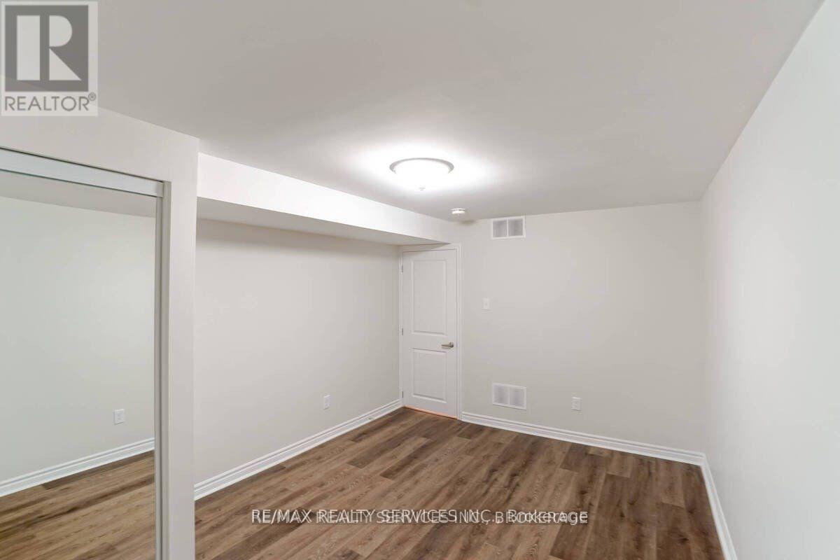 70 MONTJOY CRESCENT - Image 23