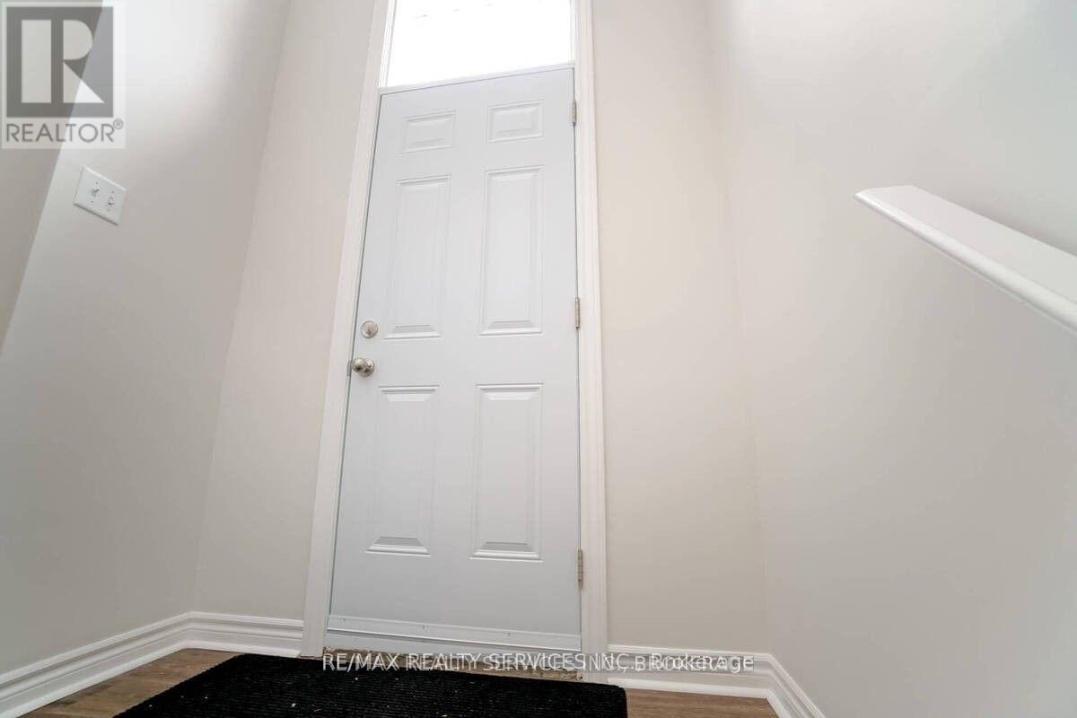 70 MONTJOY CRESCENT - 17