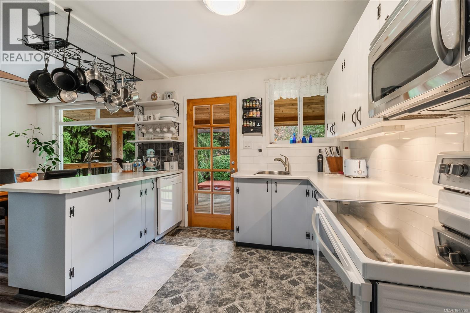 2371 Jingle Pot Rd - Image 15
