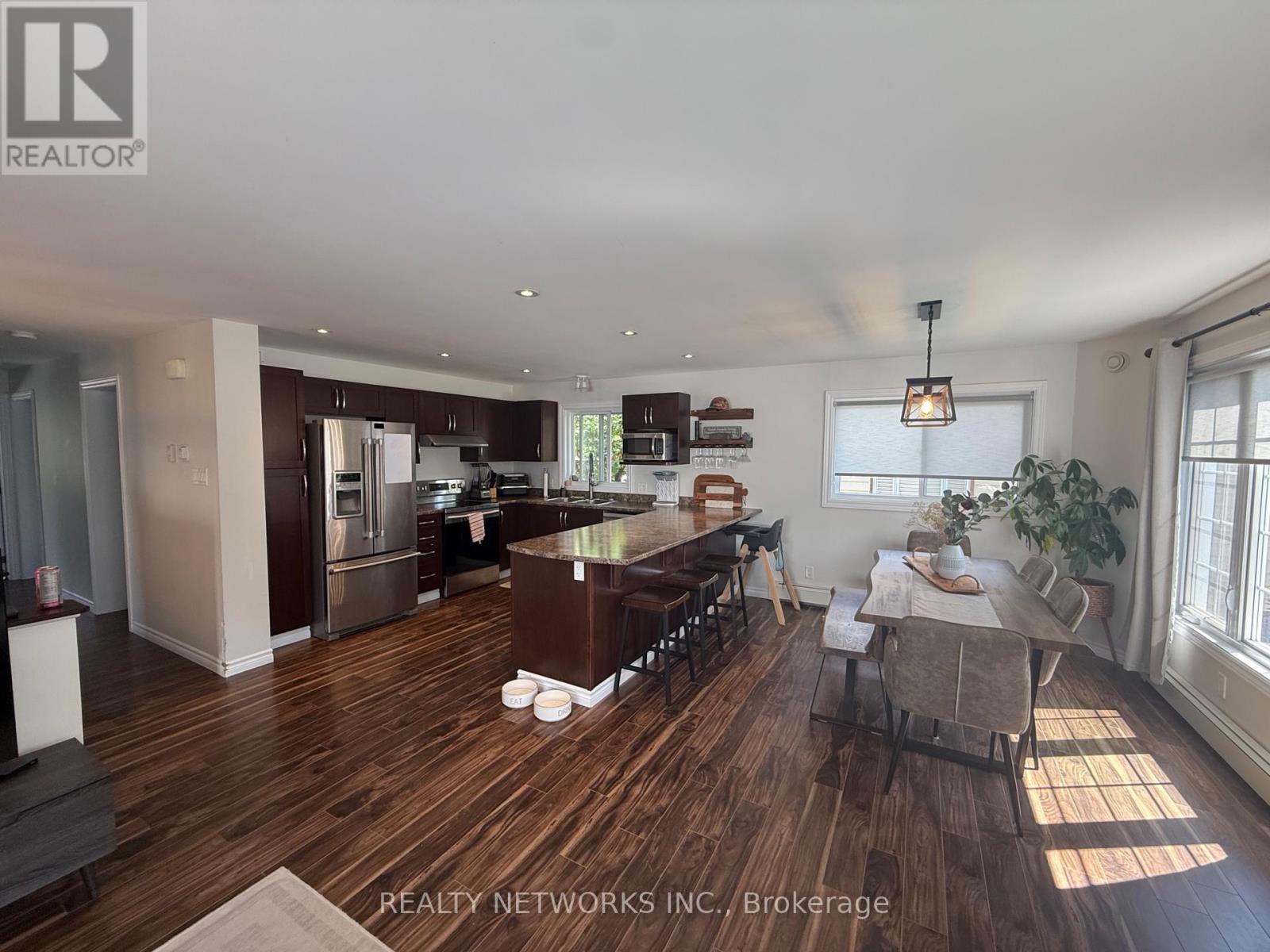 1077 BRUNDY AVENUE - 3