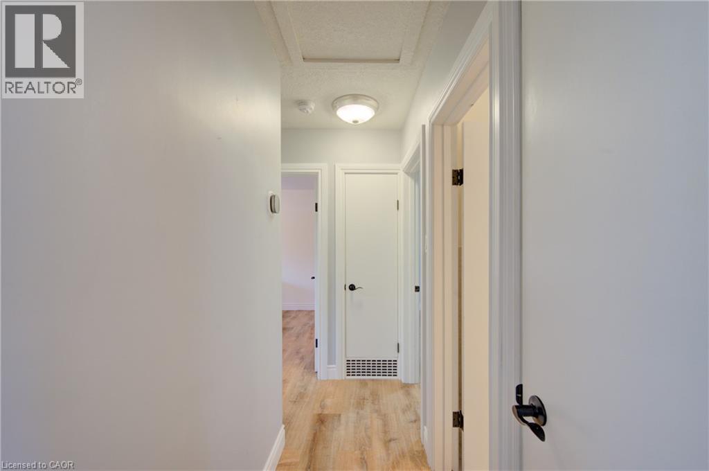 251 UNION Street E - Image 18