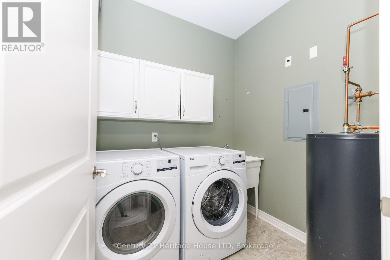 #311 2799 ST. PAUL AVENUE - Image 16