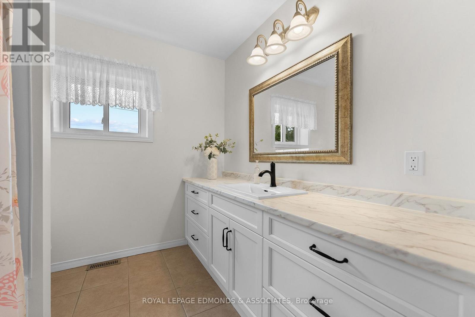 320 ALFRED STREET - Image 28