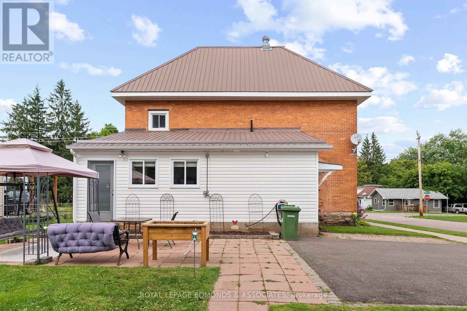 320 ALFRED STREET - Image 35
