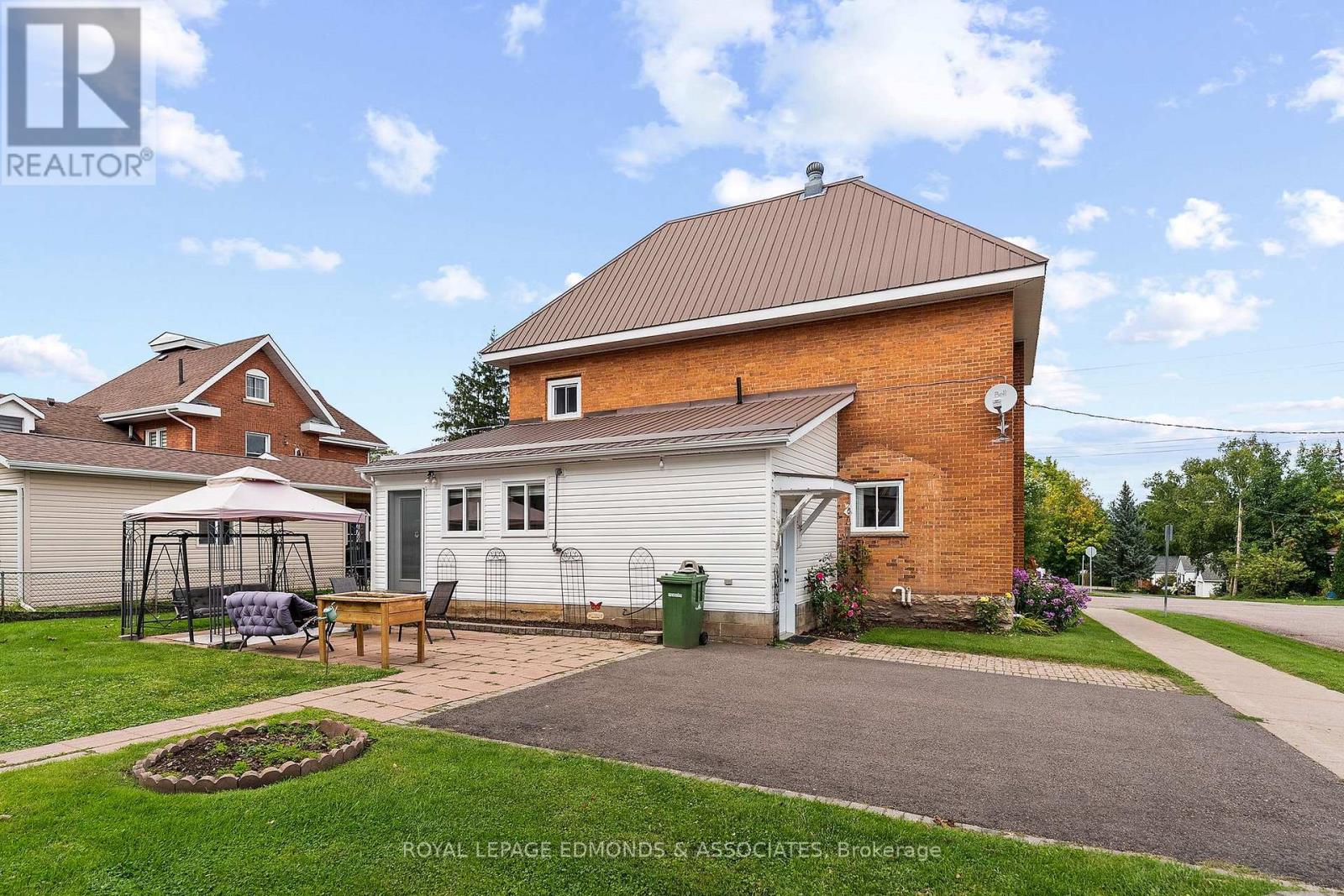 320 ALFRED STREET - Image 36