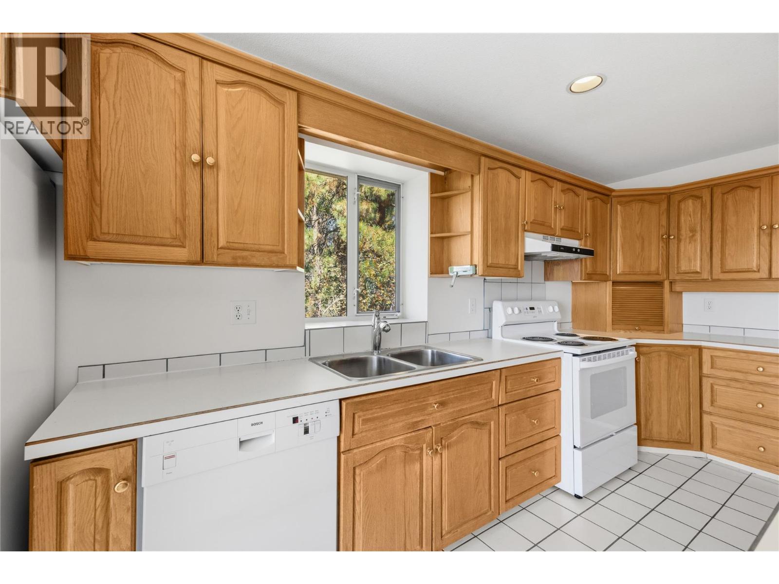 1970 Sutherland Road, Penticton