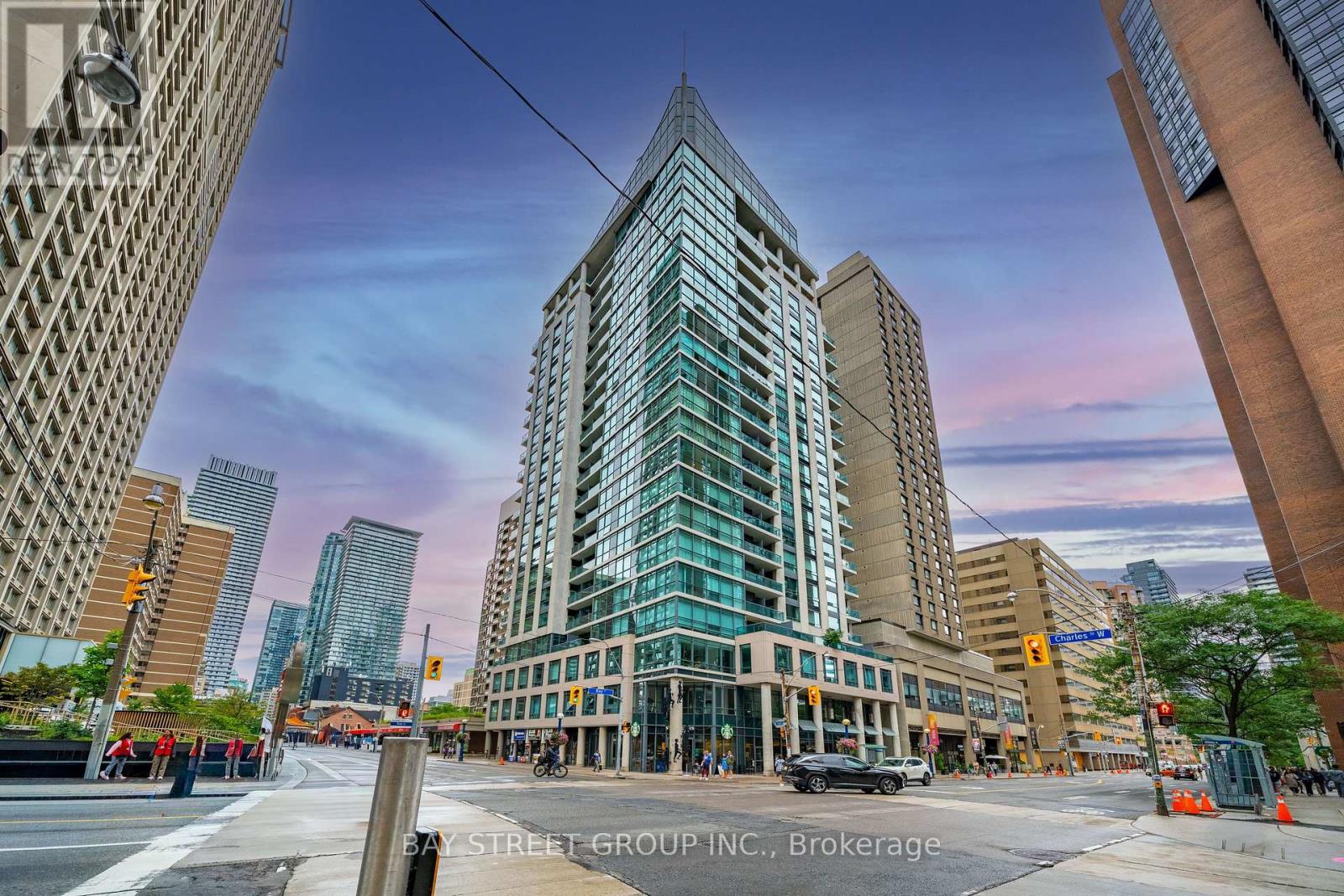 805 - 1121 BAY STREET