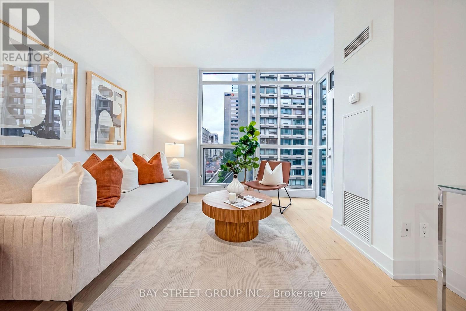 #805 1121 BAY STREET - 15