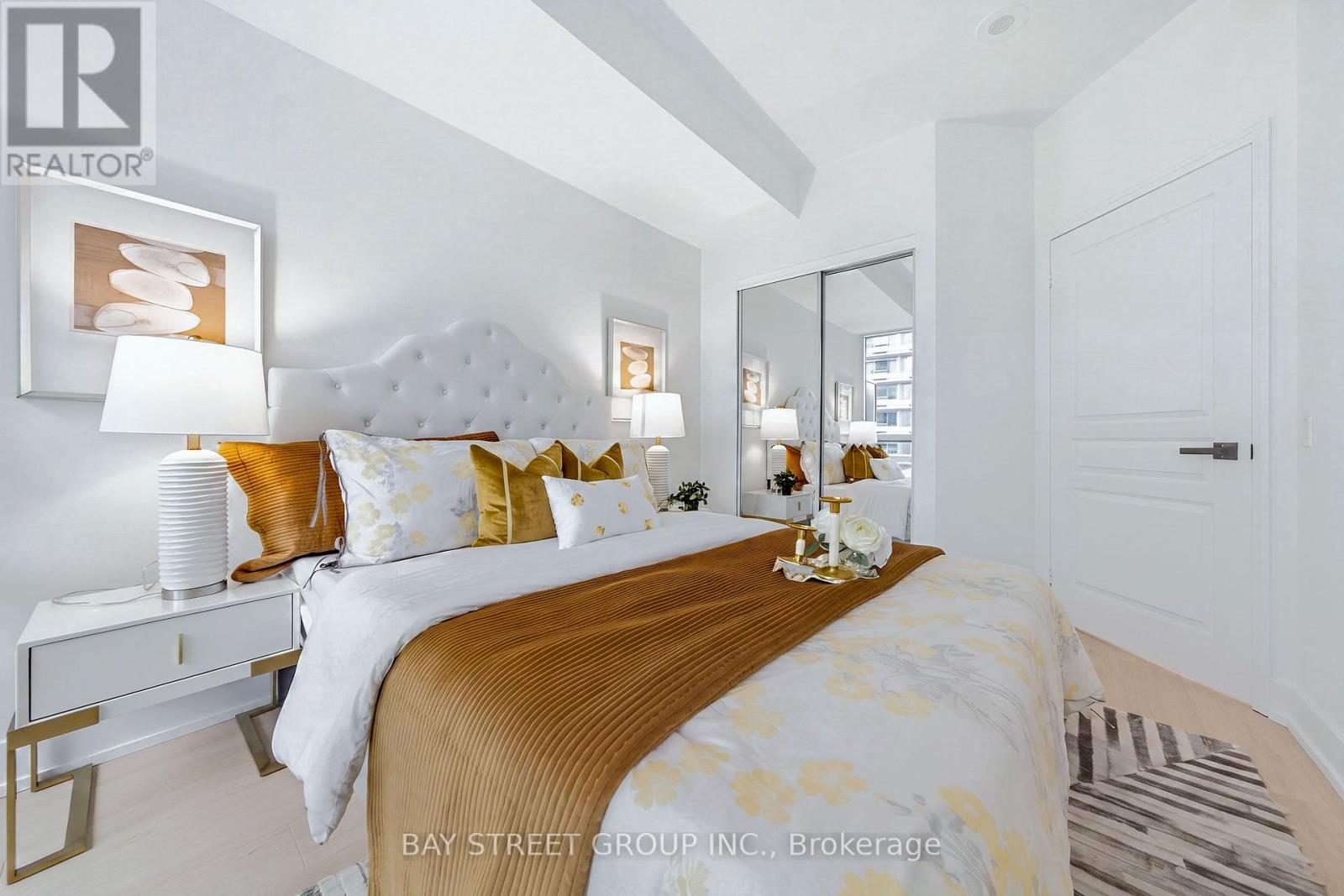 #805 1121 BAY STREET - 19
