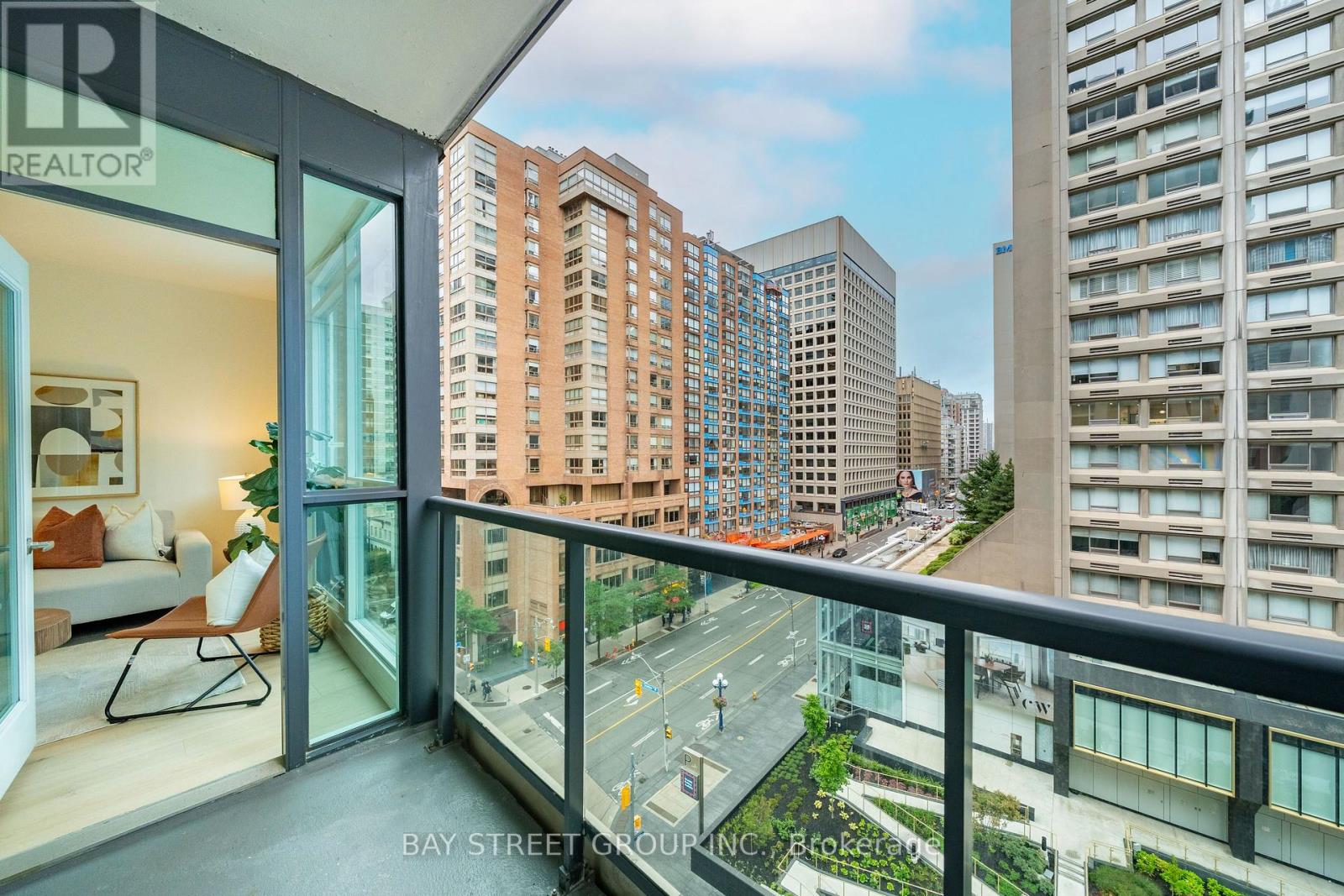 #805 1121 BAY STREET - 22