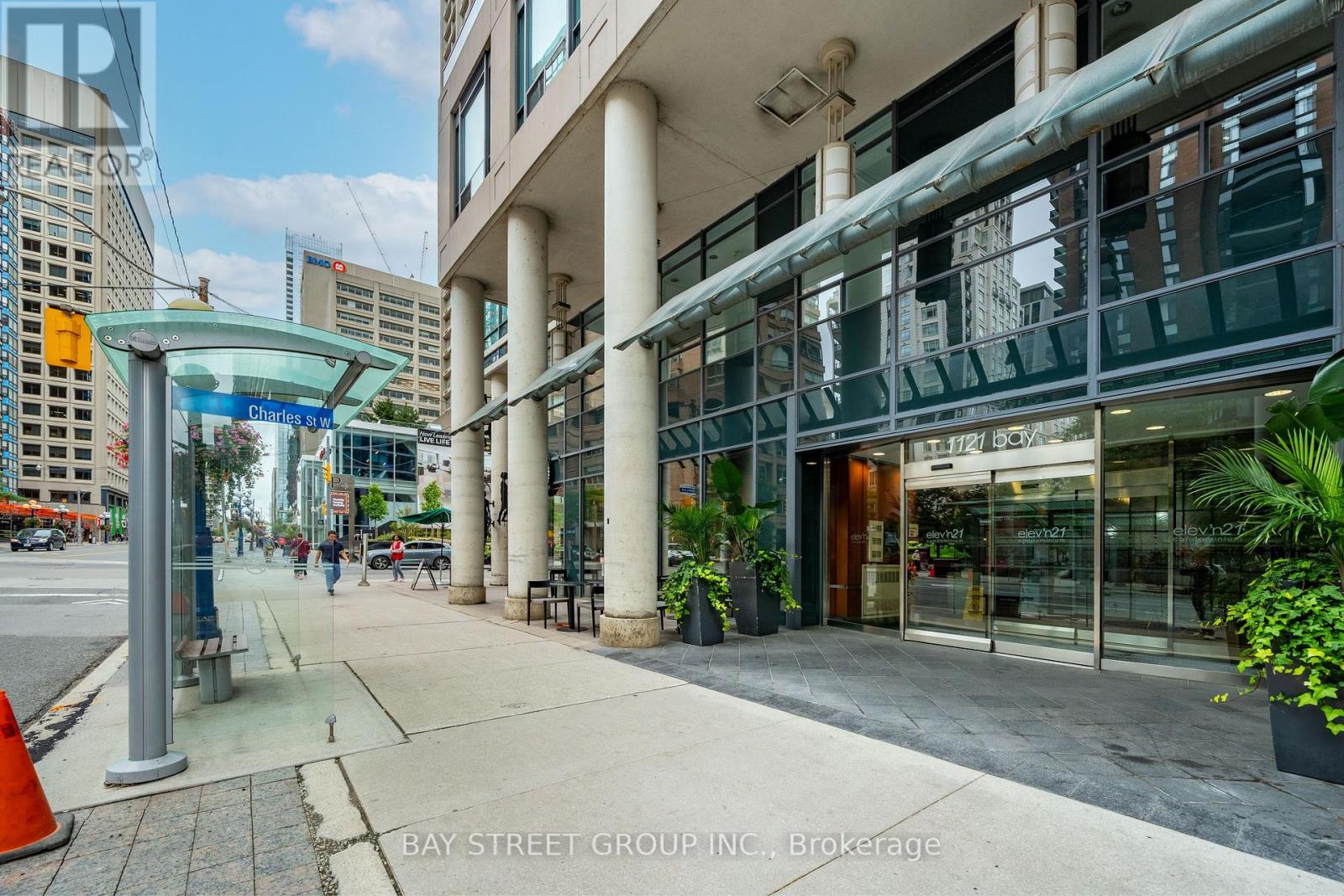 #805 1121 BAY STREET - Image 32