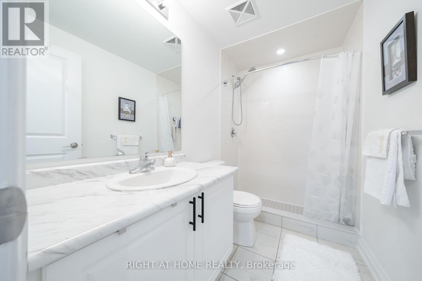 #304 157 WELLINGTON STREET E - 21