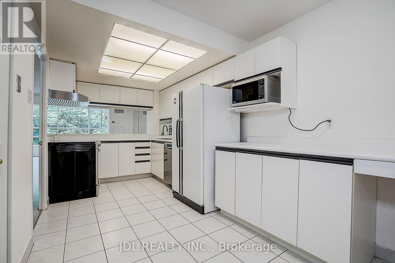 #219 7825 BAYVIEW AVENUE - 20