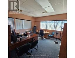 O & P - 570 Bryne Drive, Barrie, ON L4N9P6 Photo 6