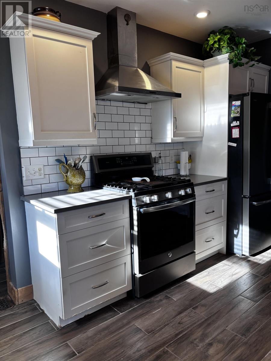 Property 21 of 46 of 55 Maple Avenue