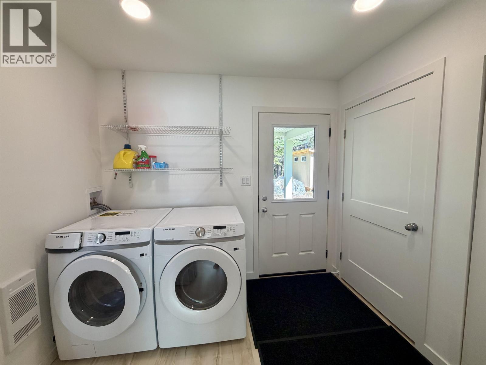 22732 PITKA ROAD, Fort Fraser