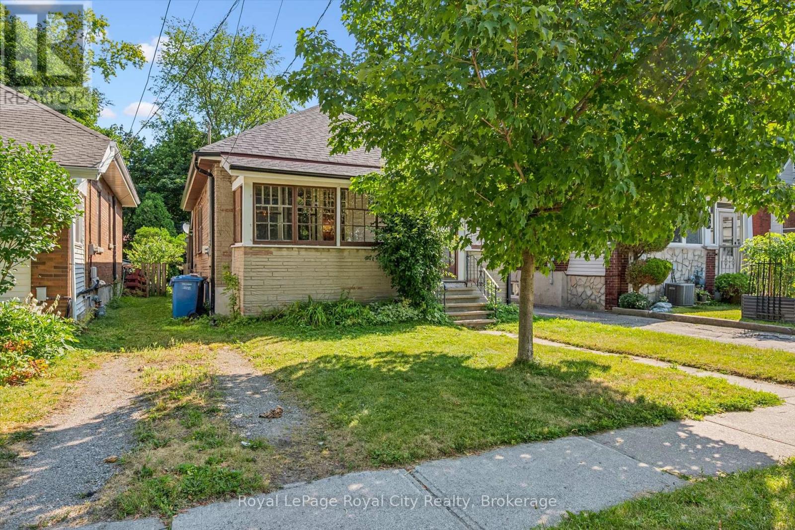 22 BOULT AVENUE - Image 8
