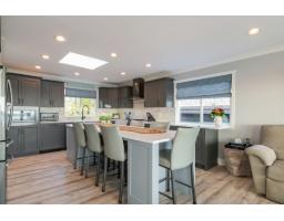 15587 Semiahmoo Avenue, White Rock, BC V4B1V3 Photo 6