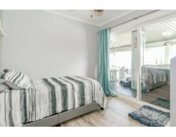 15587 Semiahmoo Avenue, White Rock, BC V4B1V3 Photo 26