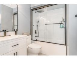15587 Semiahmoo Avenue, White Rock, BC V4B1V3 Photo 25