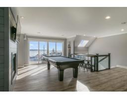 15587 Semiahmoo Avenue, White Rock, BC V4B1V3 Photo 11