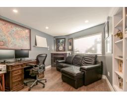 15587 Semiahmoo Avenue, White Rock, BC V4B1V3 Photo 28