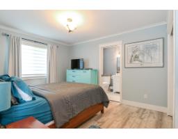 15587 Semiahmoo Avenue, White Rock, BC V4B1V3 Photo 21