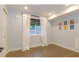 15587 Semiahmoo Avenue, White Rock, BC V4B1V3 Photo 33