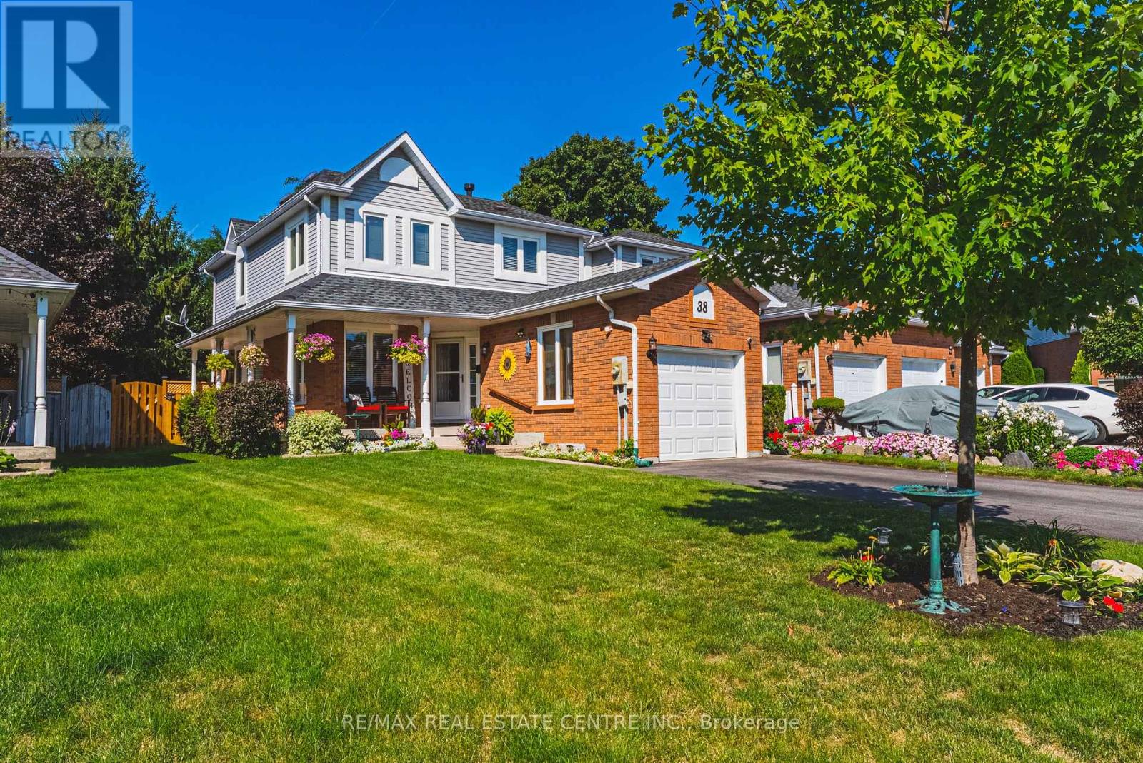 38 FAIRGREEN CLOSE — photo 3